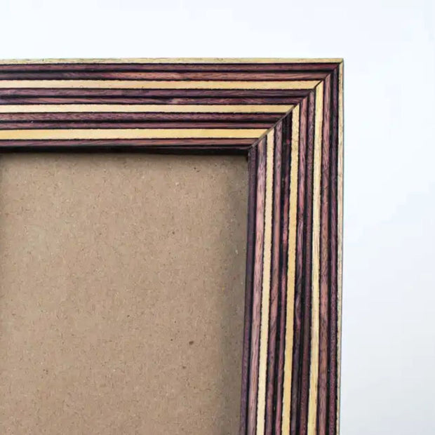 5" x 7" Mini Stripe Elm Wood Photo Frame detail