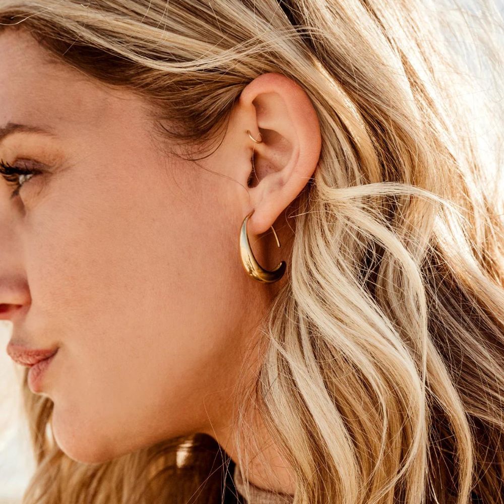 Thread hanging earrings shop