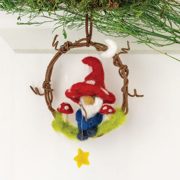 Mini Wreath: Fishing Gnome styled