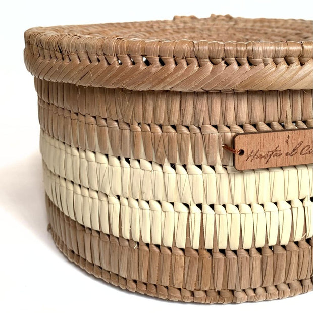 Palm Leaf Tortilla Basket with Lid detail