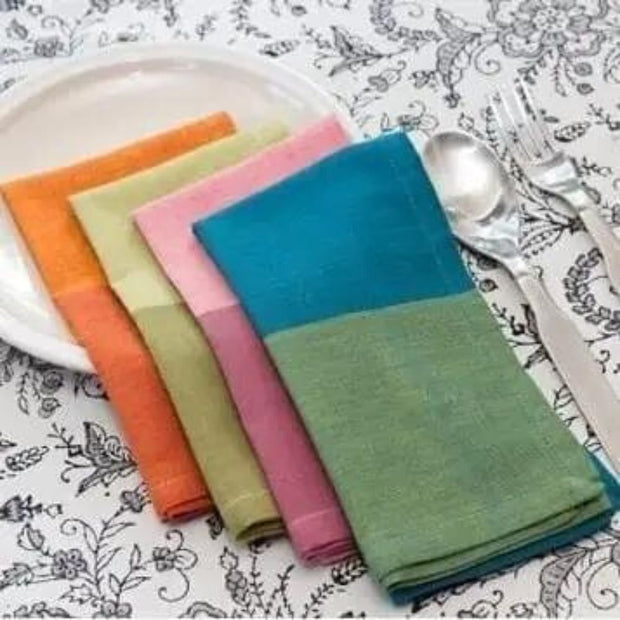 Set of 4 Hand-woven Chic Two-Tone Cotton Napkins styled