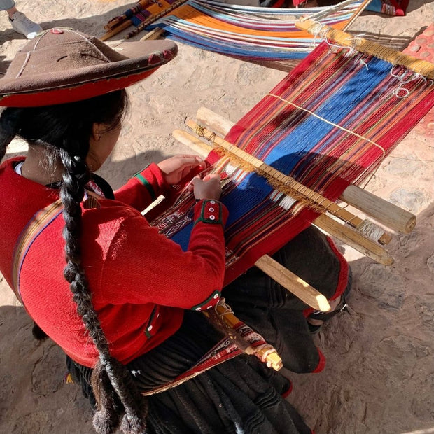 Chinchero Peru textile weaver