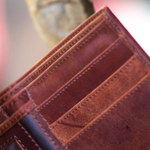 Bifold Saddle Brown Leather Wallet detail